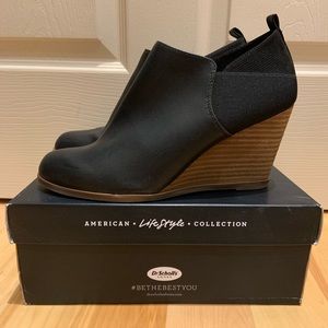 Dr Scholls Parler Wedge in Black size 10